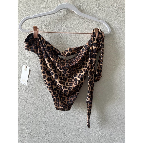 Good American 10 Ways to wear Leopard Print Bikini Bottom - Picture 11 of 13